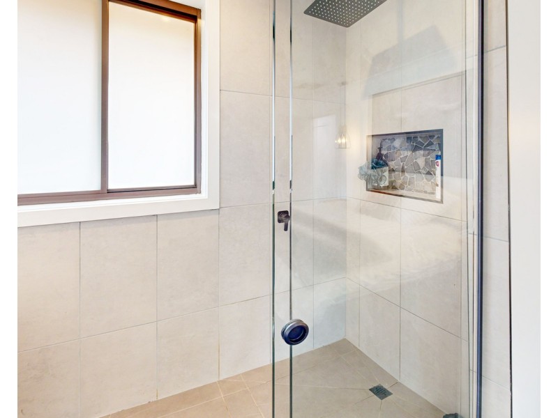 24 Koetsveld Drive, Castle Donnington VIC 3585