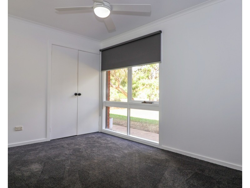 24 Koetsveld Drive, Castle Donnington VIC 3585