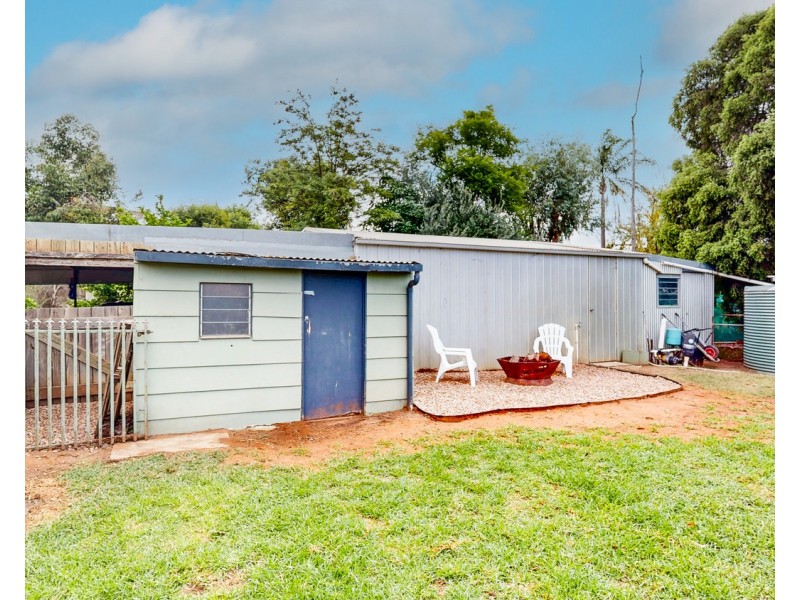 24 Koetsveld Drive, Castle Donnington VIC 3585