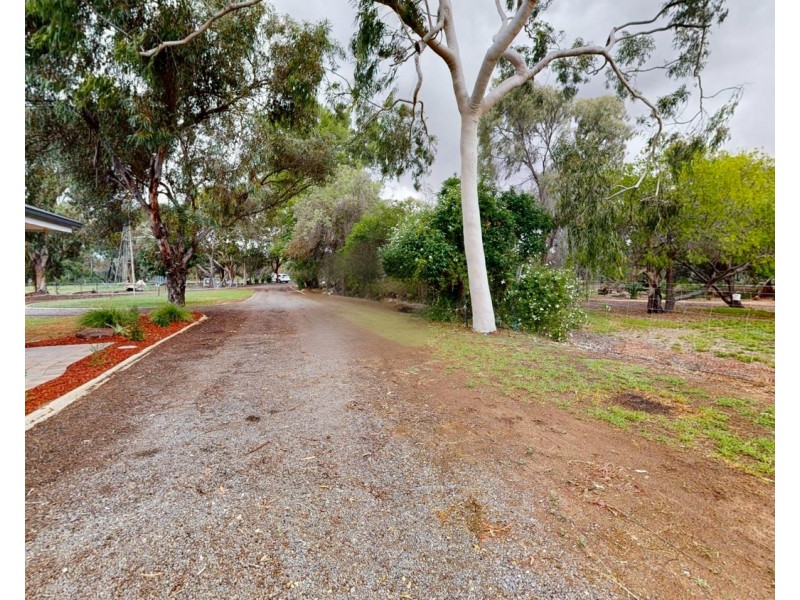 24 Koetsveld Drive, Castle Donnington VIC 3585