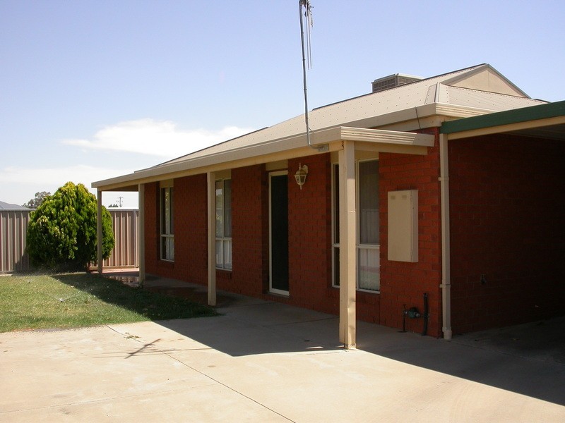 2/11 Foster Street, Swan Hill VIC 3585