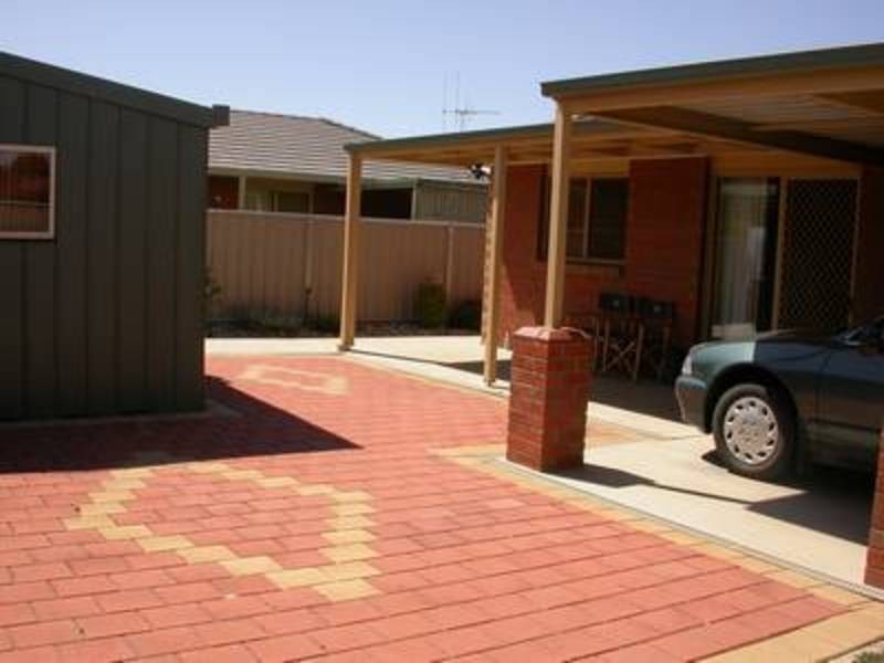 1/5 Cleeland Drive, Swan Hill VIC 3585