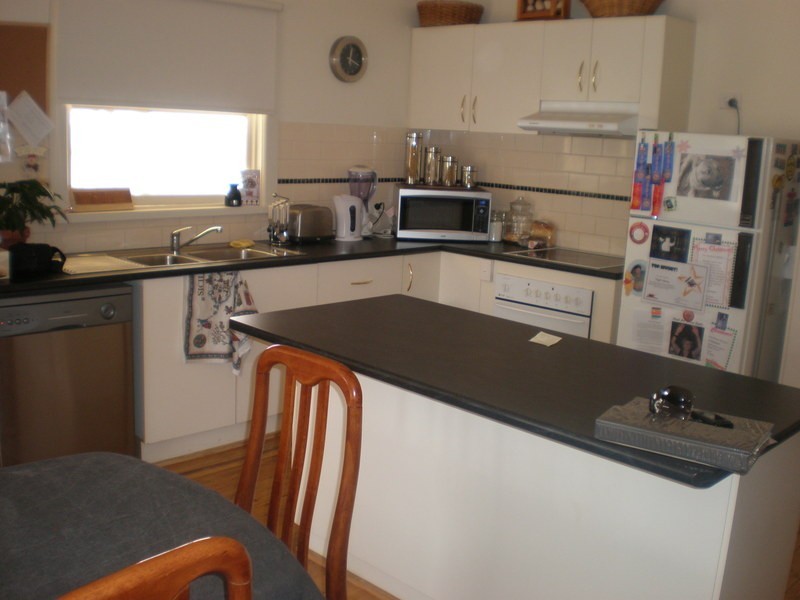 6 Kimberley Avenue, Swan Hill VIC 3585