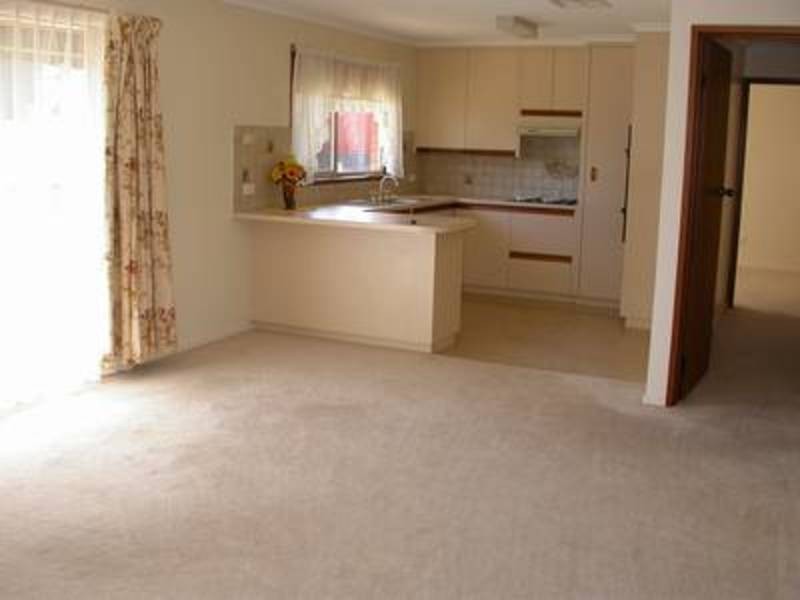 2/10 Everingham Street, Swan Hill VIC 3585