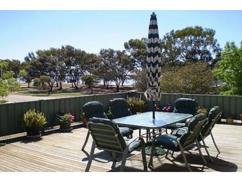 4 Willakool Drive, Lake Boga VIC 3584