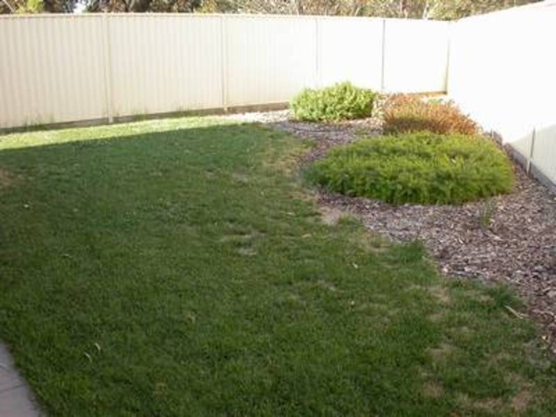 3/74 Stradbroke Avenue, Swan Hill VIC 3585