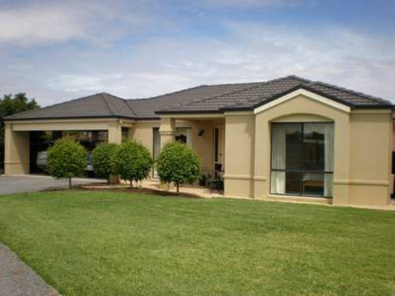 23 River Oaks Drive, Swan Hill VIC 3585