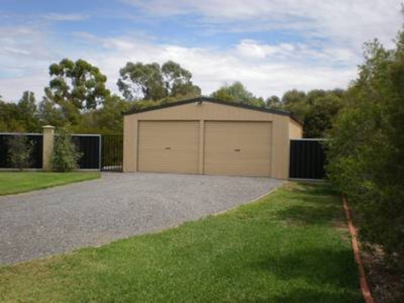 23 River Oaks Drive, Swan Hill VIC 3585