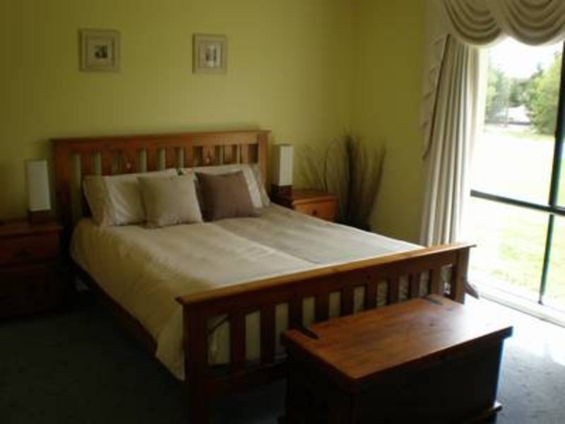 23 River Oaks Drive, Swan Hill VIC 3585