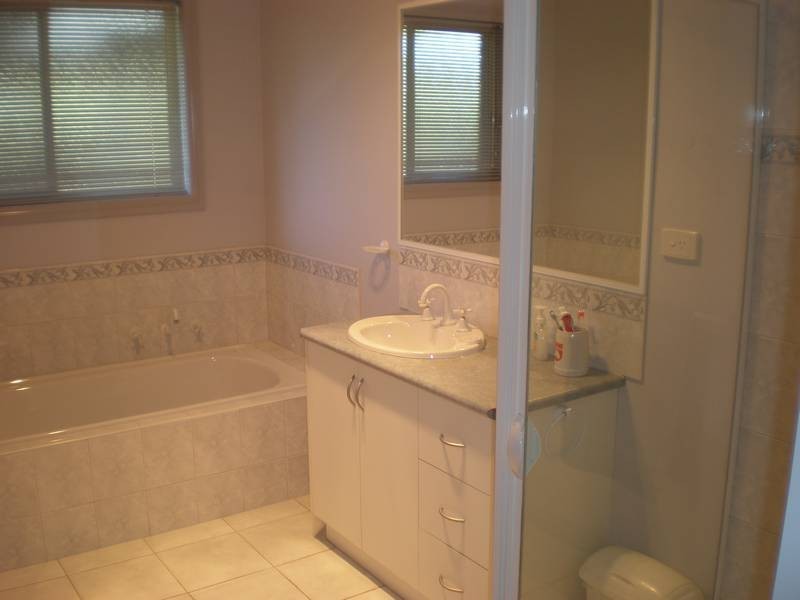 30 River Oaks  Drive, Swan Hill VIC 3585