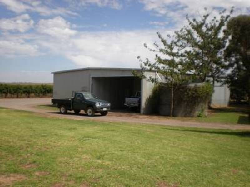 887 Woorinen Road, Vinifera VIC 3591