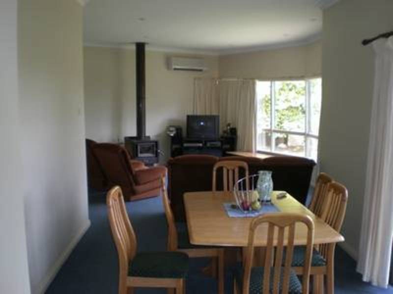 887 Woorinen Road, Vinifera VIC 3591