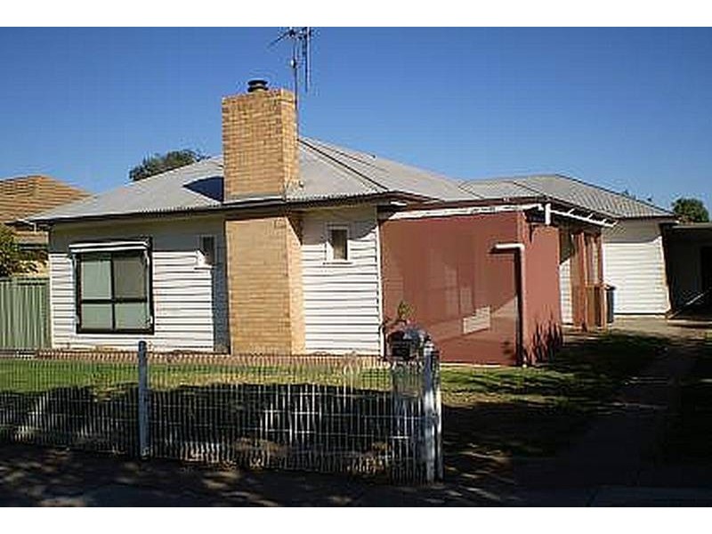 180 Stradbroke Avenue, Swan Hill VIC 3585