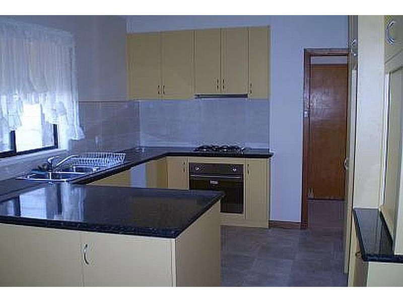 180 Stradbroke Avenue, Swan Hill VIC 3585