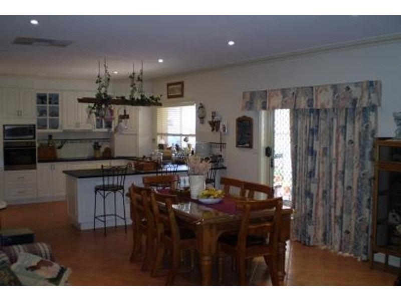 6 Nalder Drive, Swan Hill VIC 3585