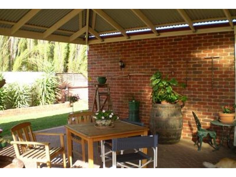 6 Nalder Drive, Swan Hill VIC 3585
