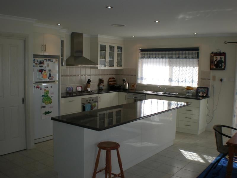 9 Village Way, Swan Hill VIC 3585