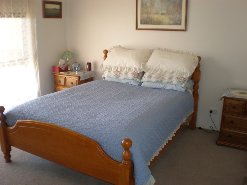 9 Village Way, Swan Hill VIC 3585