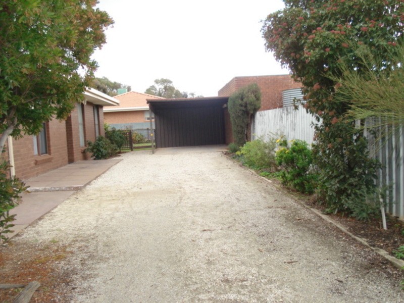 2 Holloway Grove, Swan Hill VIC 3585