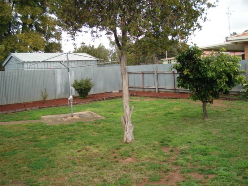2 Holloway Grove, Swan Hill VIC 3585