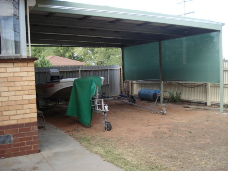 2 Wilkins Grove, Swan Hill VIC 3585