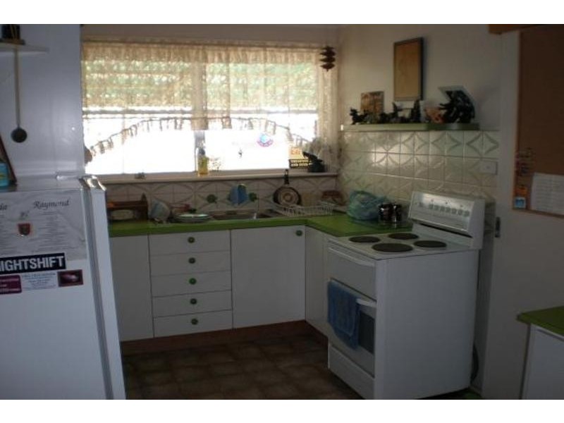 5 Bruton Grove, Swan Hill VIC 3585