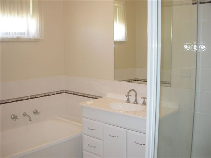 2/7 Guardian Court, Swan Hill VIC 3585