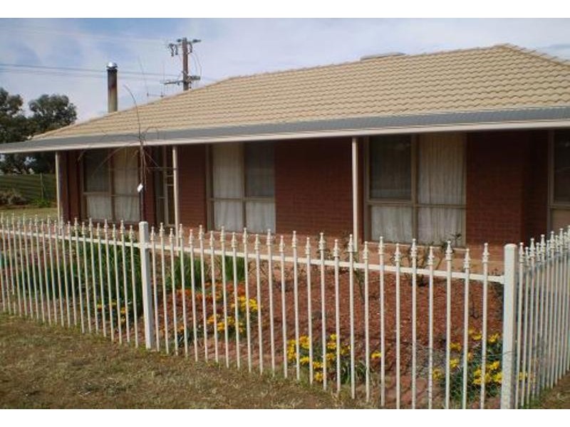 18 Lalbert Road, Lake Boga VIC 3584