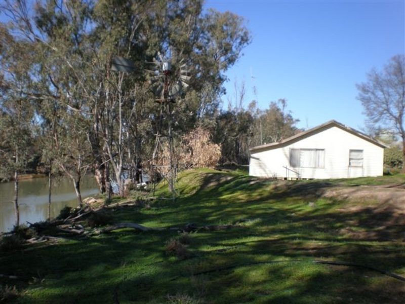 6 River Road, Kyalite NSW 2734