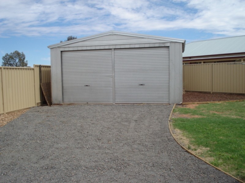 16 Parnee Street, Swan Hill VIC 3585