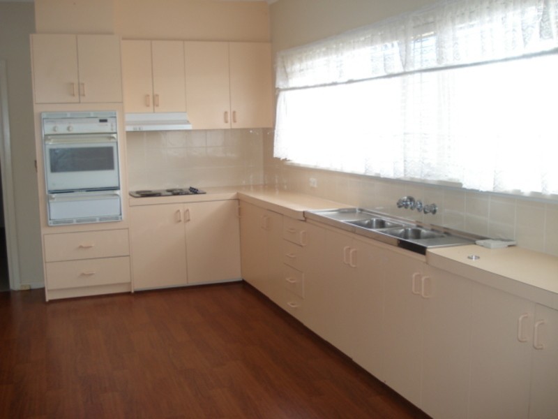 16 Parnee Street, Swan Hill VIC 3585