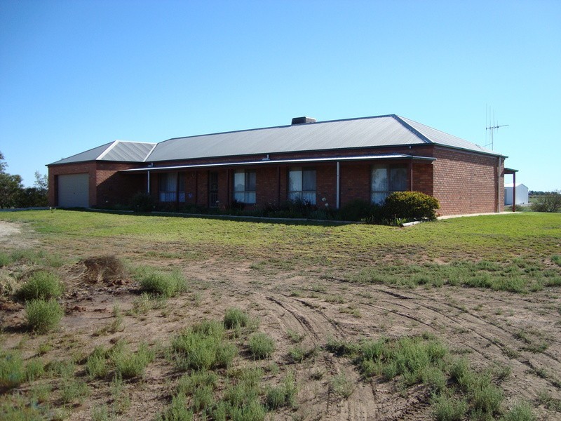 842 Murray Valley Highway, Tyntynder VIC 3586