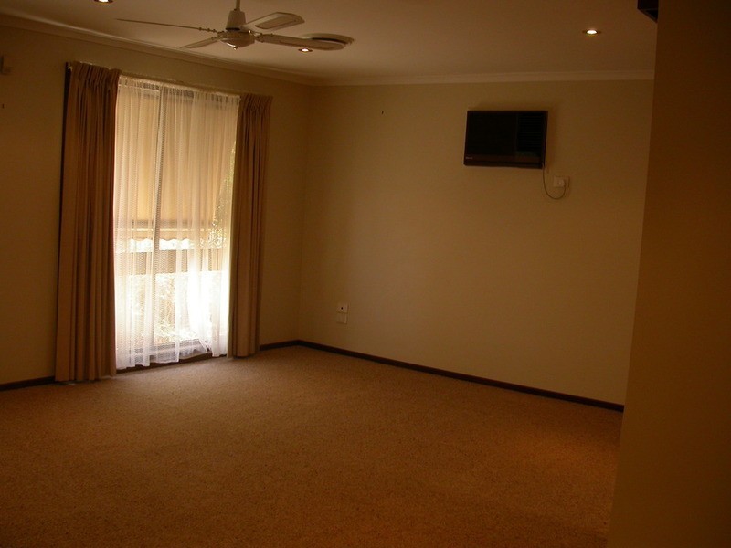 4 Hazel Court, Swan Hill VIC 3585