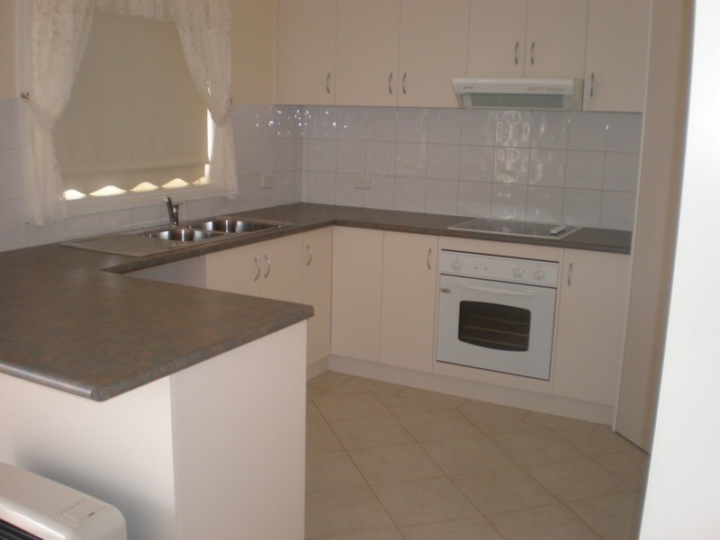 2/19 Dellar Street, Swan Hill VIC 3585