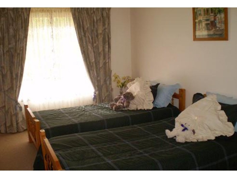 8 Bostock Avenue, Tresco VIC 3583