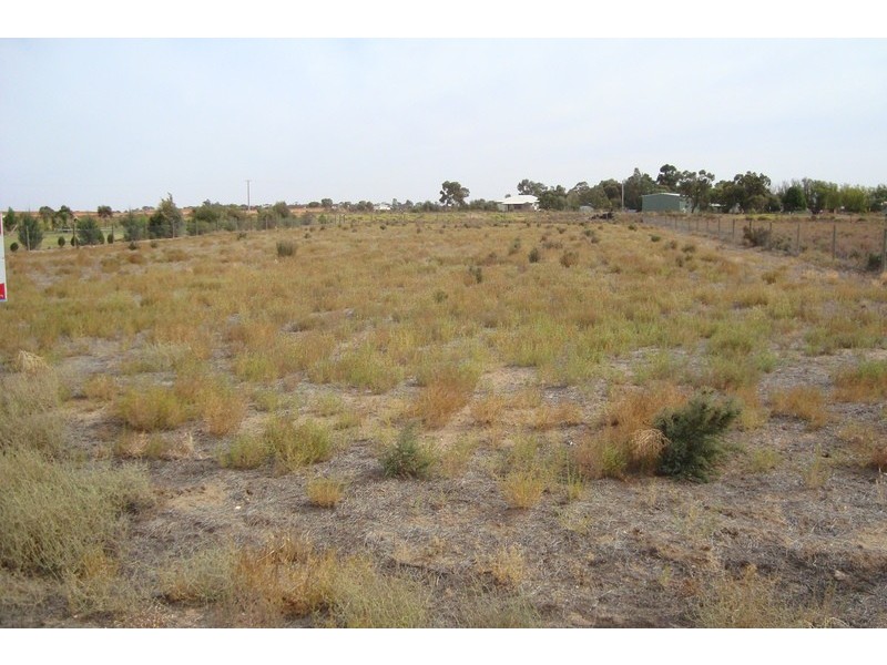 14 Graemar Drive, Swan Hill VIC 3585