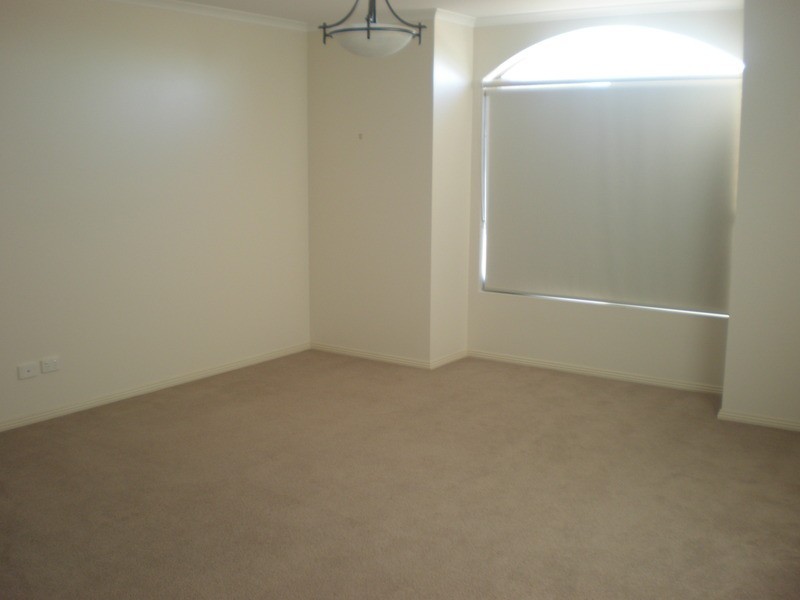 9 Village Way, Swan Hill VIC 3585