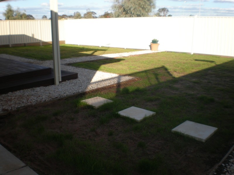 9 Village Way, Swan Hill VIC 3585