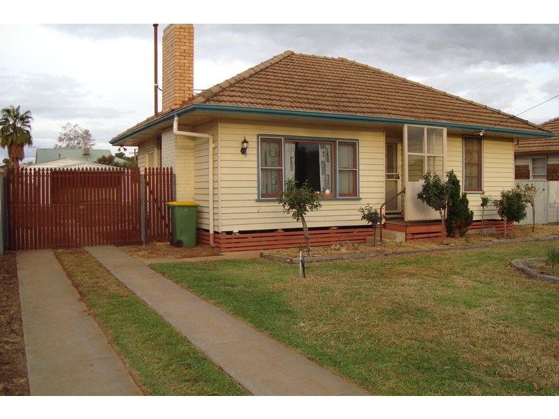 165 Stradbroke Avenue, Swan Hill VIC 3585