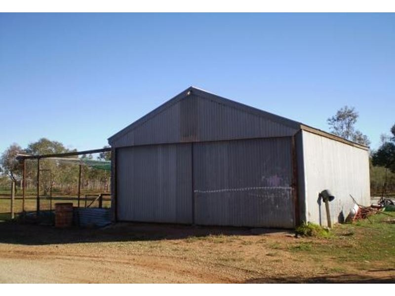 4823 Murray Valley Highway, Castle Donnington VIC 3585