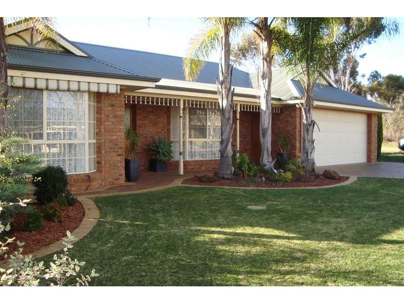 7 Sandpiper Drive, Murray Downs NSW 3585