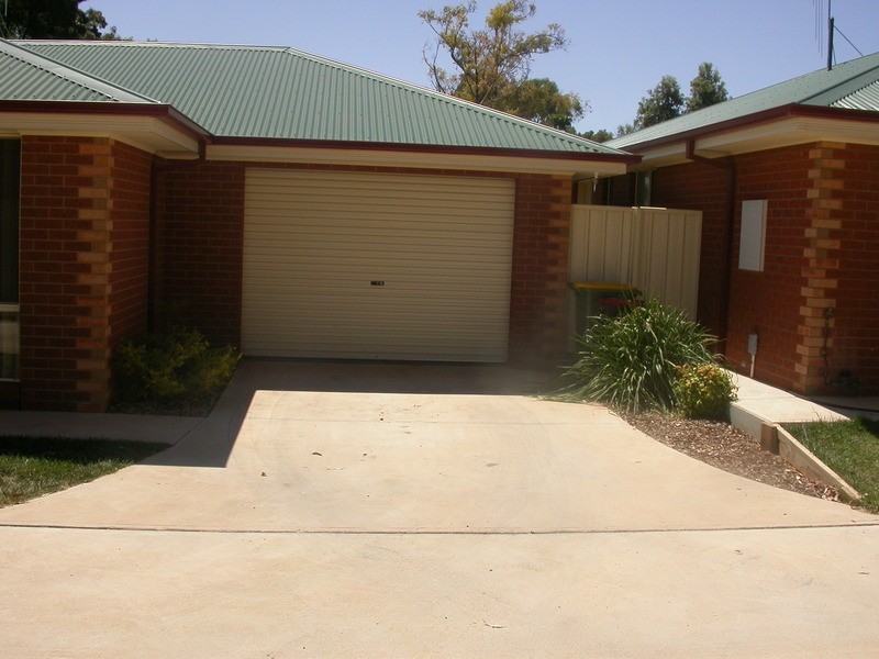 131 Stradbroke Avenue, Swan Hill VIC 3585