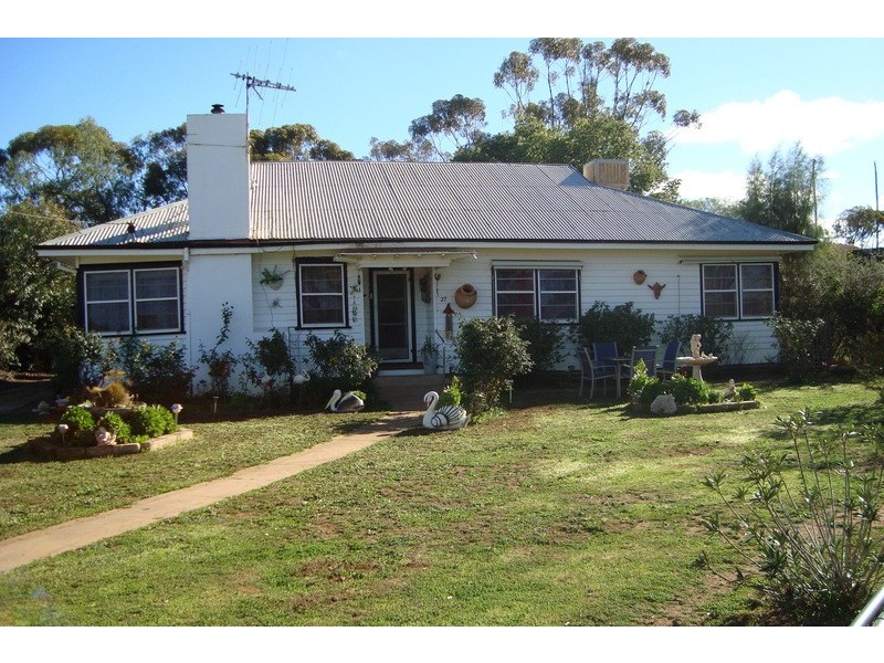 27 O’Connor Street, Nyah West VIC 3595