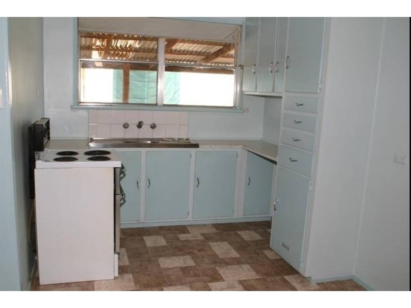 14 Bruton Grove, Swan Hill VIC 3585