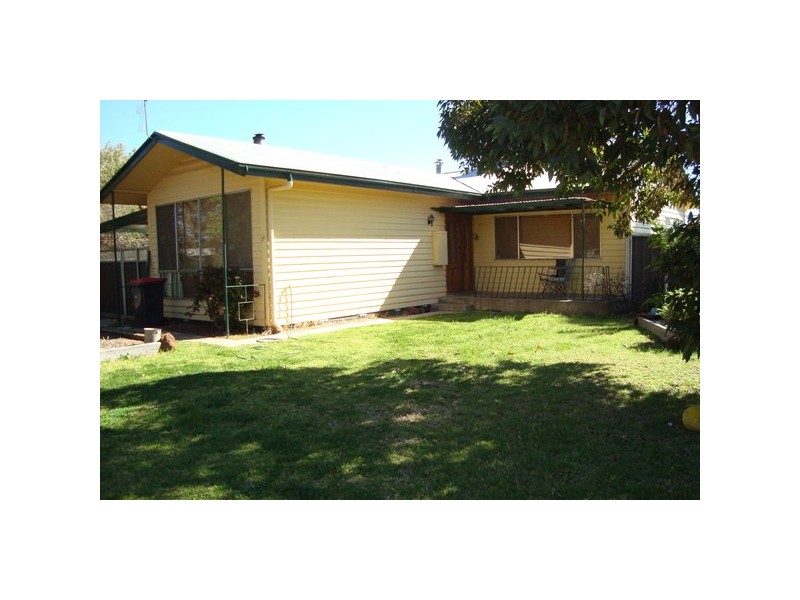 38 Murlong Street, Swan Hill VIC 3585