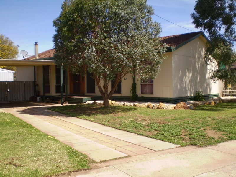 16 Domaille Crescent, Swan Hill VIC 3585