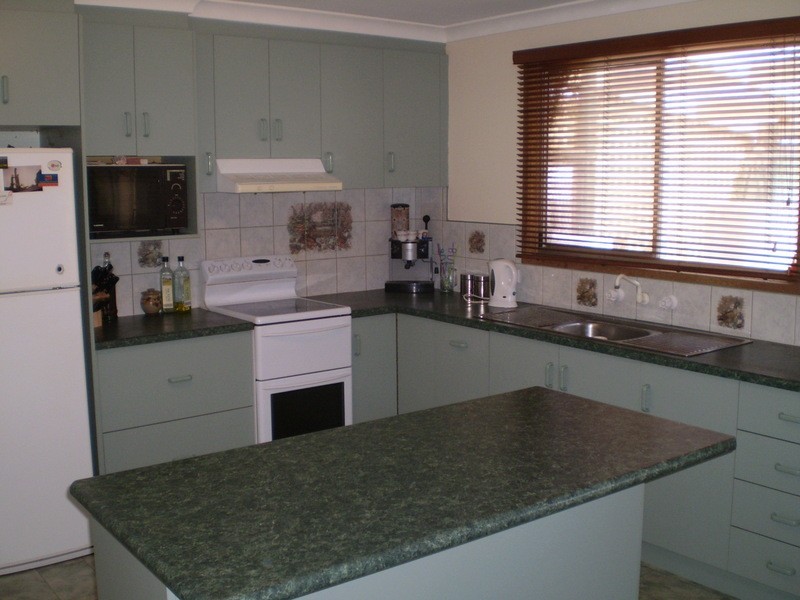 16 Domaille Crescent, Swan Hill VIC 3585