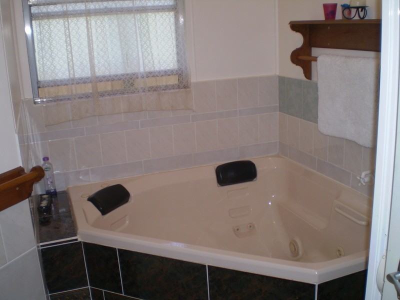 16 Domaille Crescent, Swan Hill VIC 3585