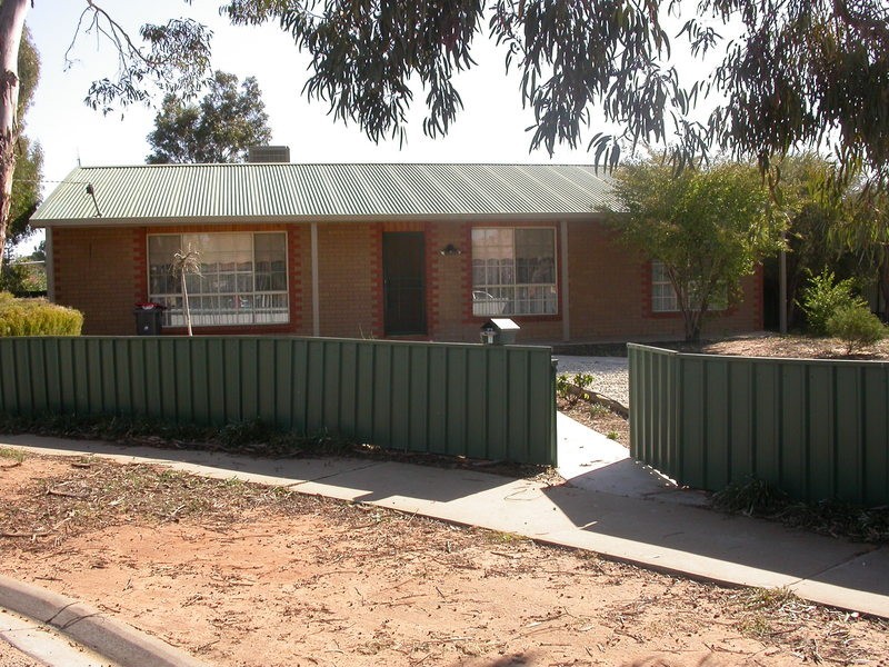 9 Ledwidge Court, Swan Hill VIC 3585