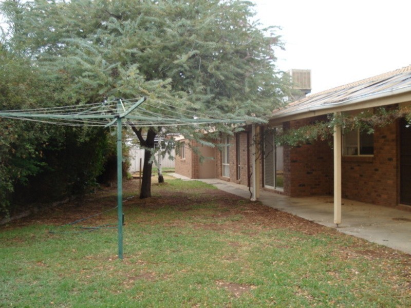 50 Parkview Drive, Swan Hill VIC 3585